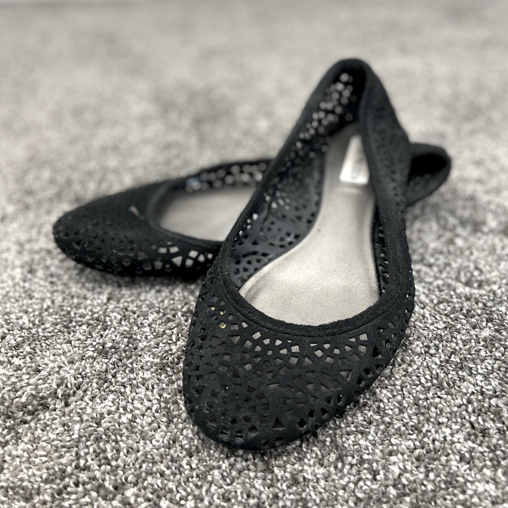 Steve Madden Eyelet Flats
